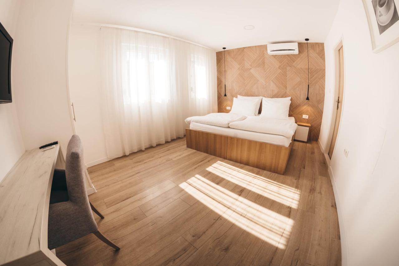 City Apartment One Mostar Extérieur photo