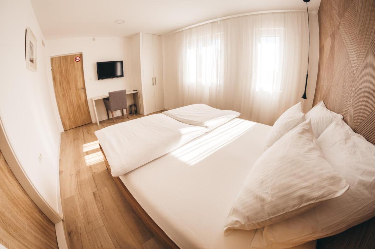 City Apartment One Mostar Extérieur photo